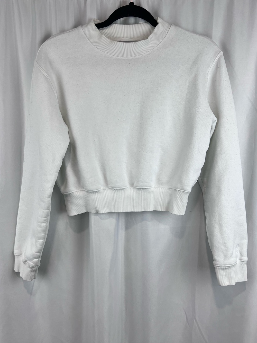 Aritzia TNA CozyAF Perfect Shrunken Sweatshirt - Picture 2 of 7